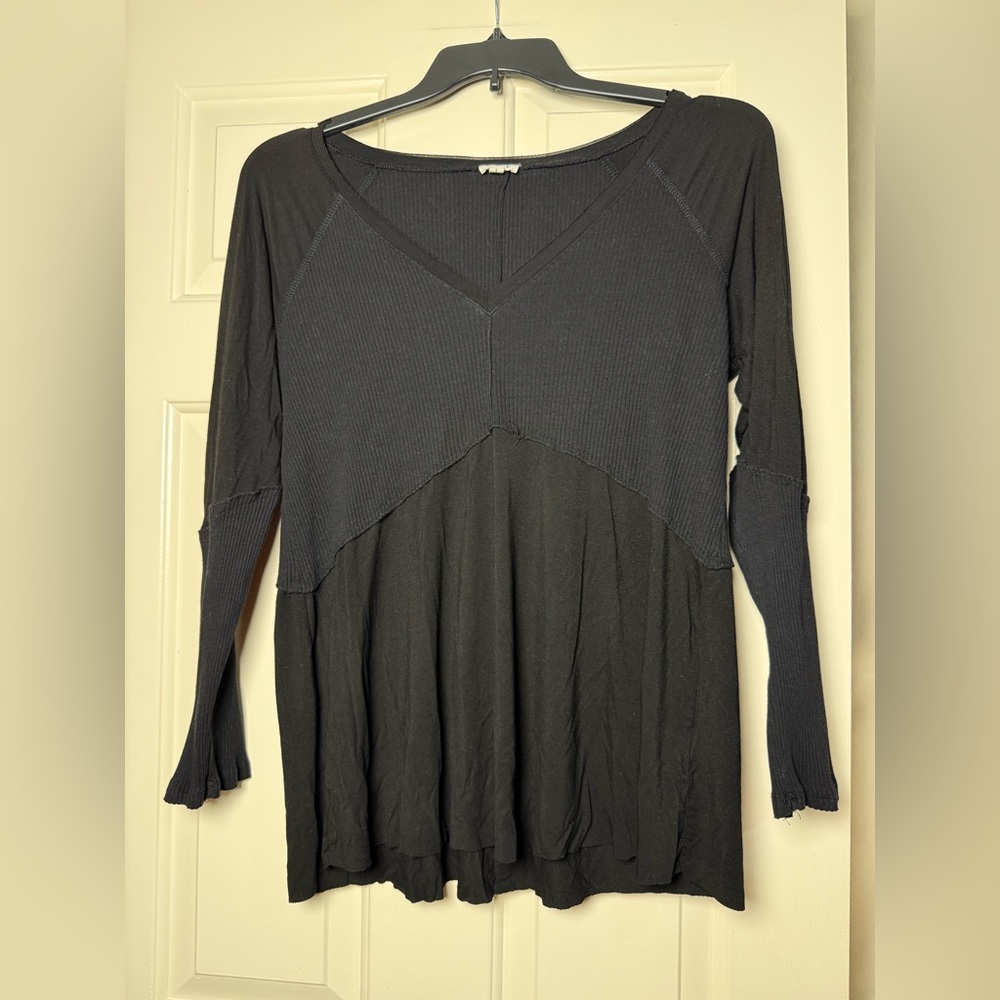 POL Women’s Black Top‎
